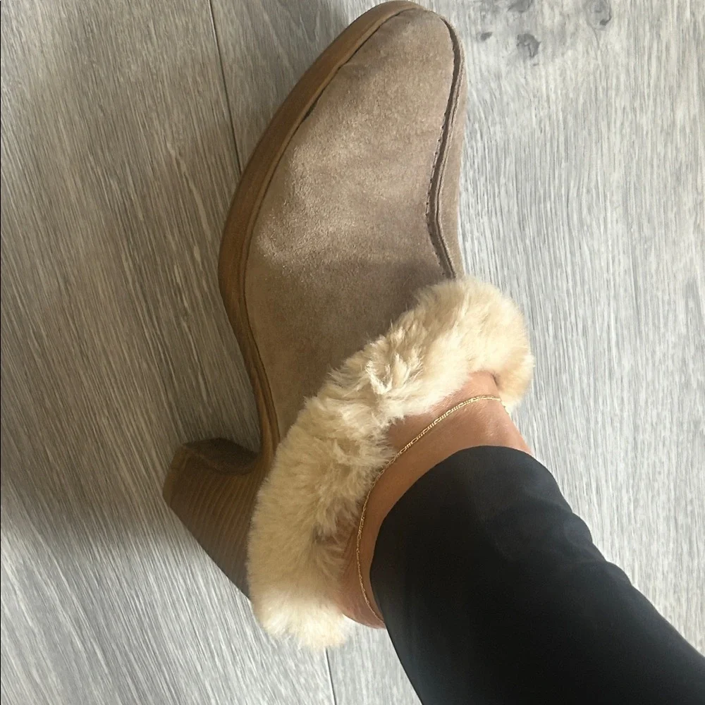 Women's Tan Suede Ankle Clogs Mule Boots with Real Fox Fur Trim